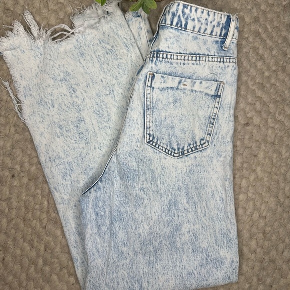 SHEIN Acid Wash Denim Jeans - Picture 1 of 5
